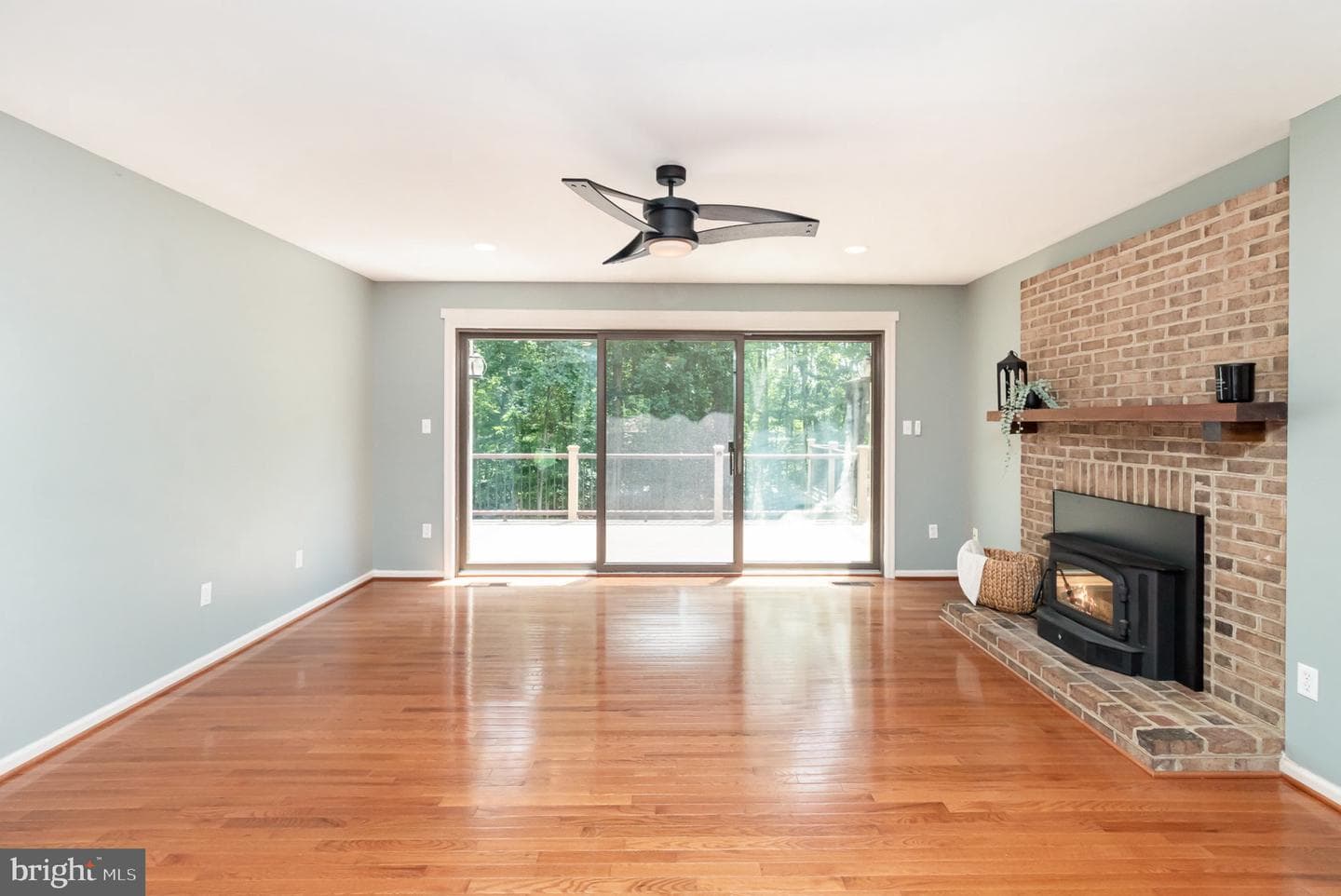 282 Lakeway Road photo 9