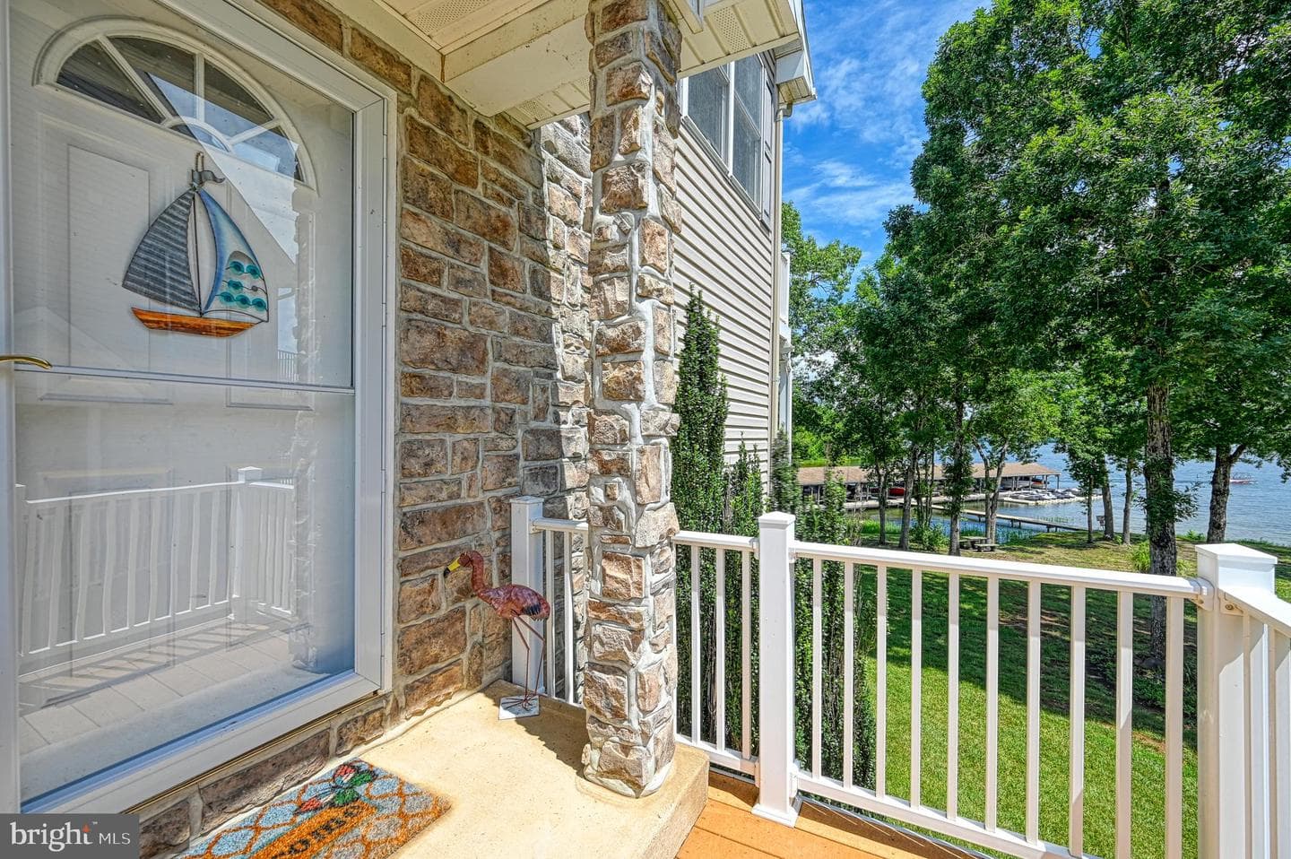 286 Lake Front Drive photo 4