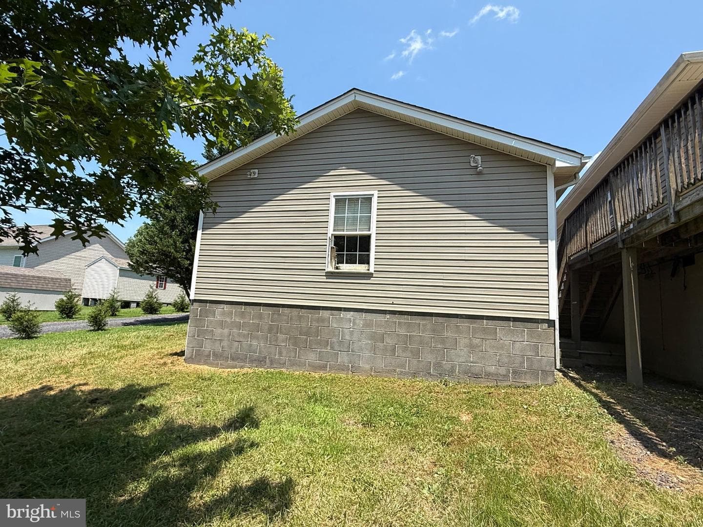 231 Derby Lane photo 18