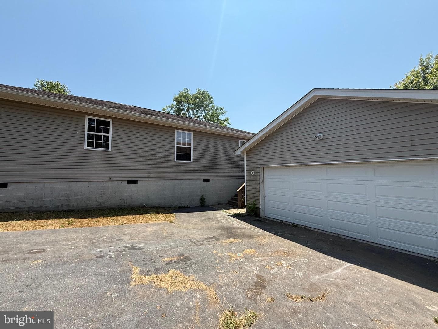 231 Derby Lane photo 19