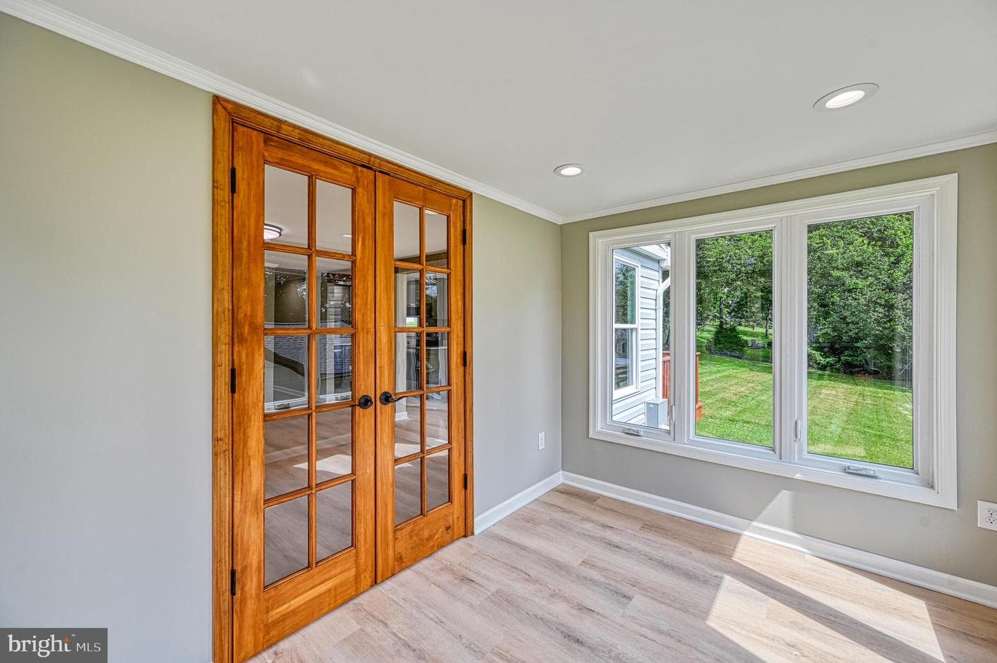 309 Ellis Drive photo 18