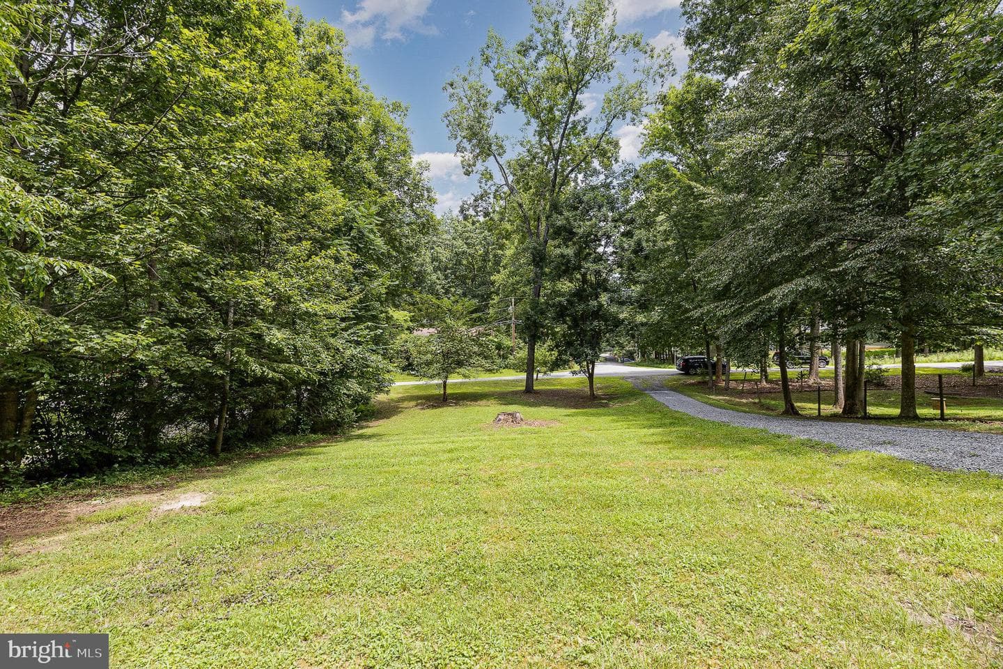127 Ferndale Drive photo 23