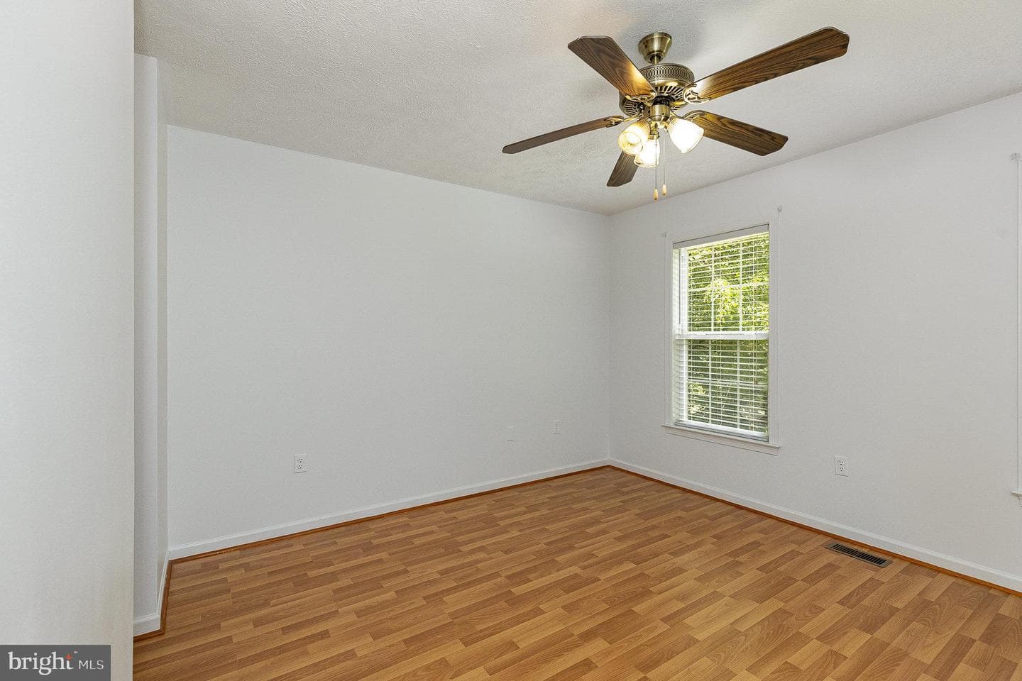 127 Ferndale Drive photo 9