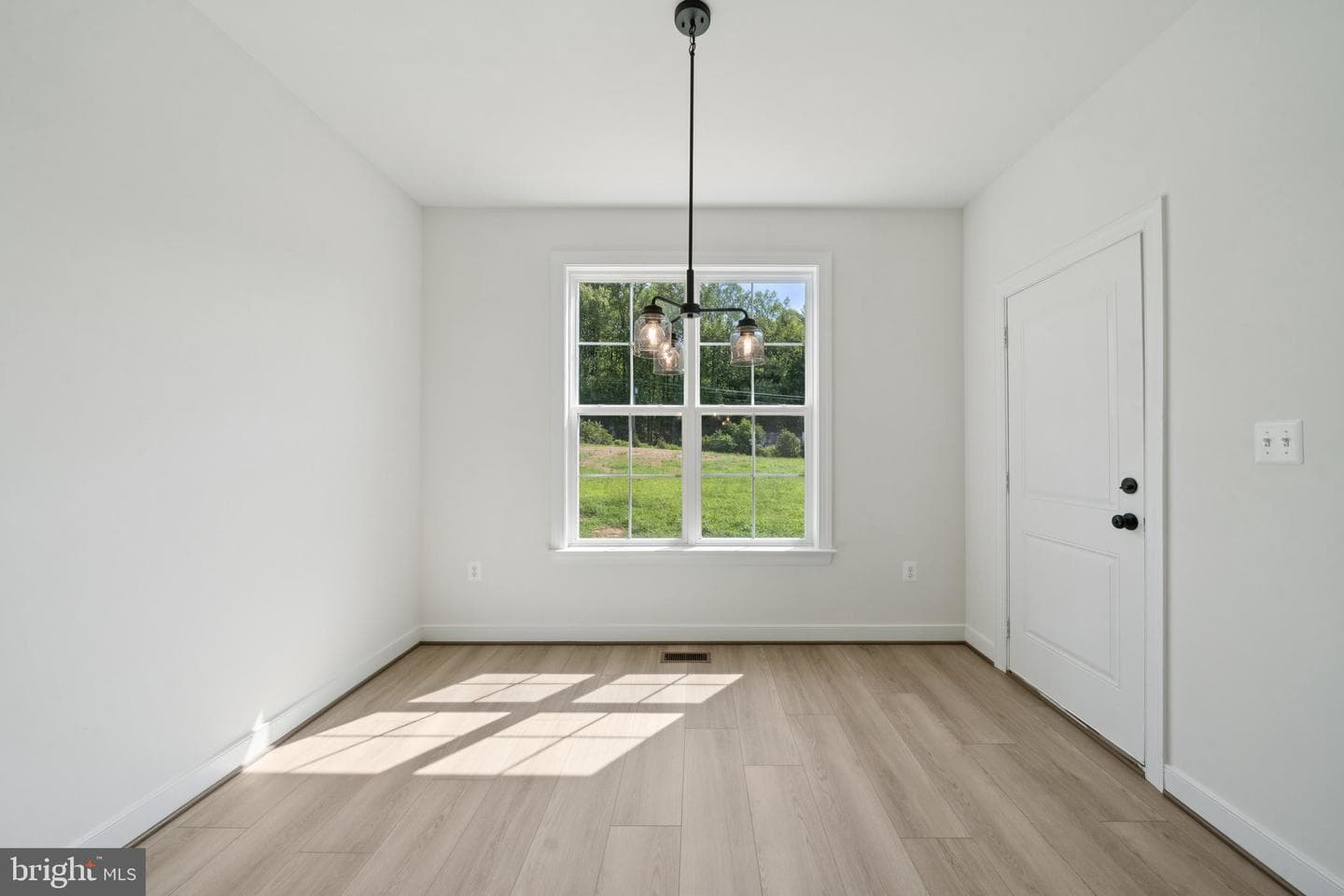 647 Fairview Drive photo 17