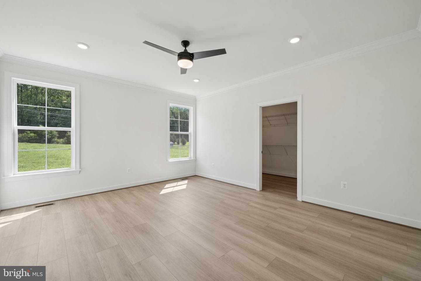 647 Fairview Drive photo 20