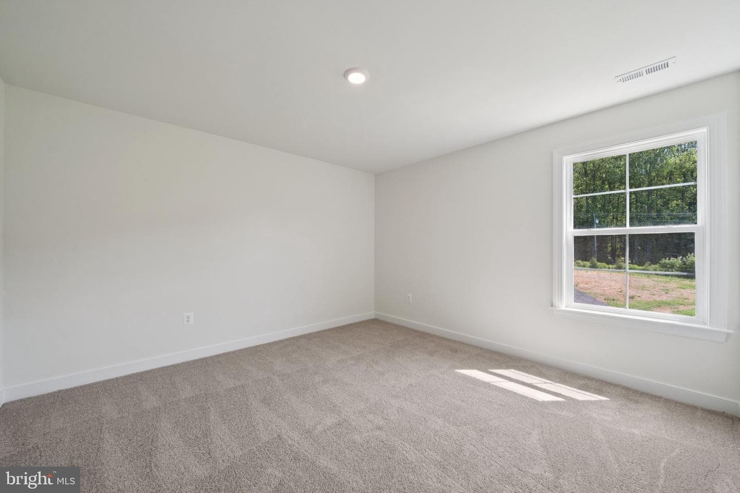 647 Fairview Drive photo 28