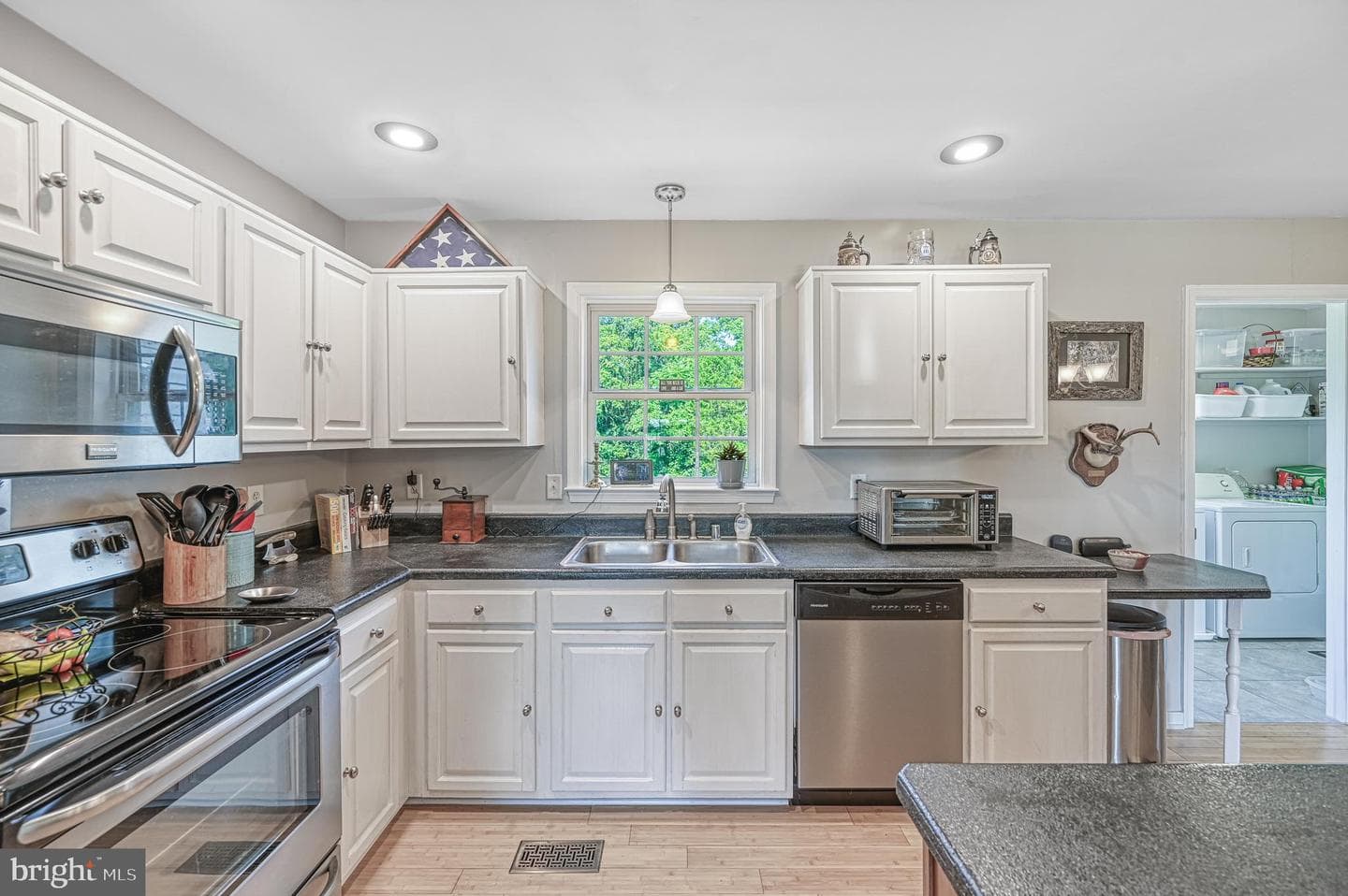 193 Mountain View photo 8