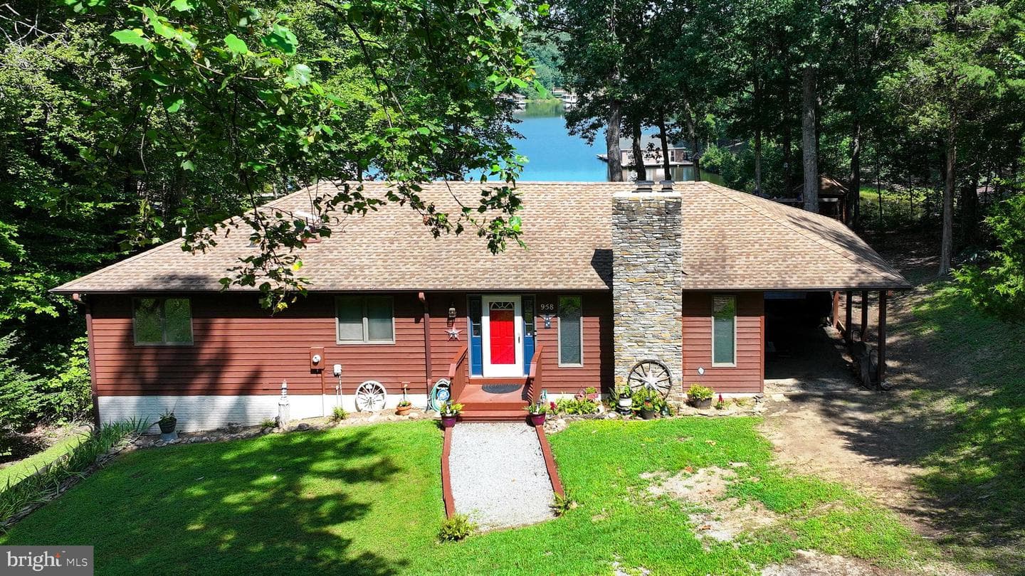 958 Pine Harbour photo 26