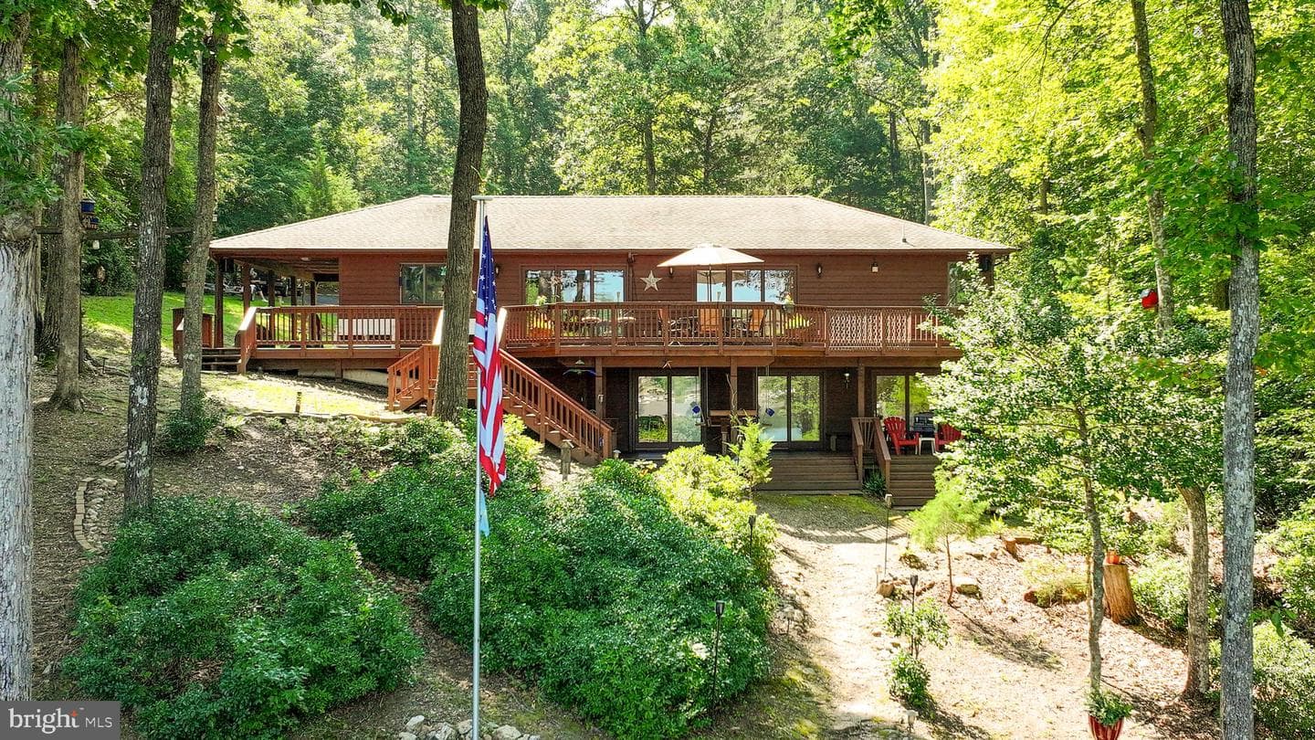 958 Pine Harbour photo 4