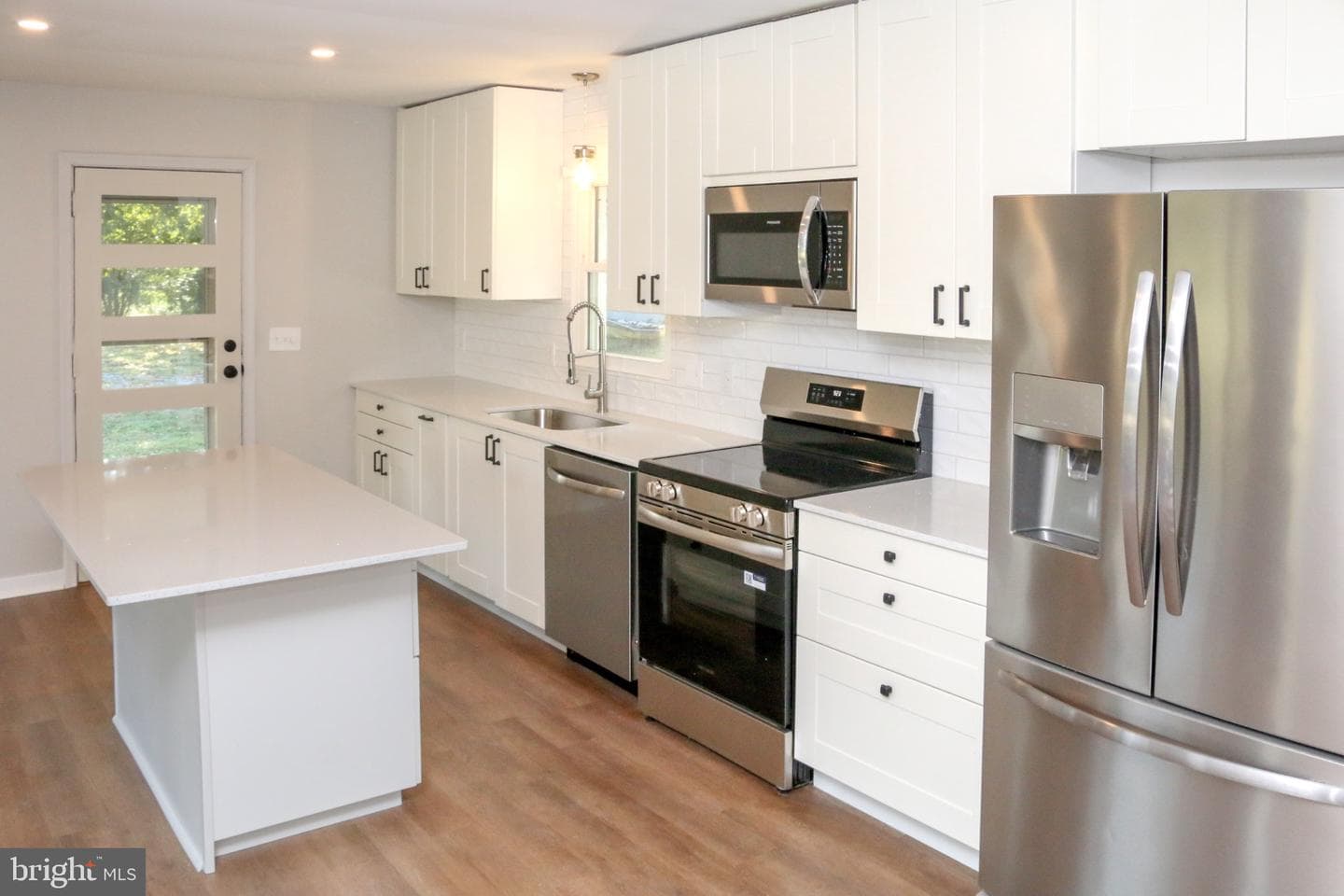 203 W Eighth Street photo 8