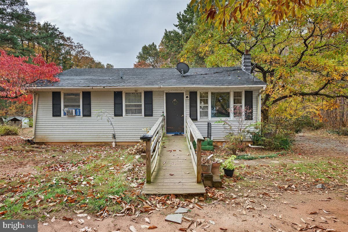 185 Smith Road photo 2