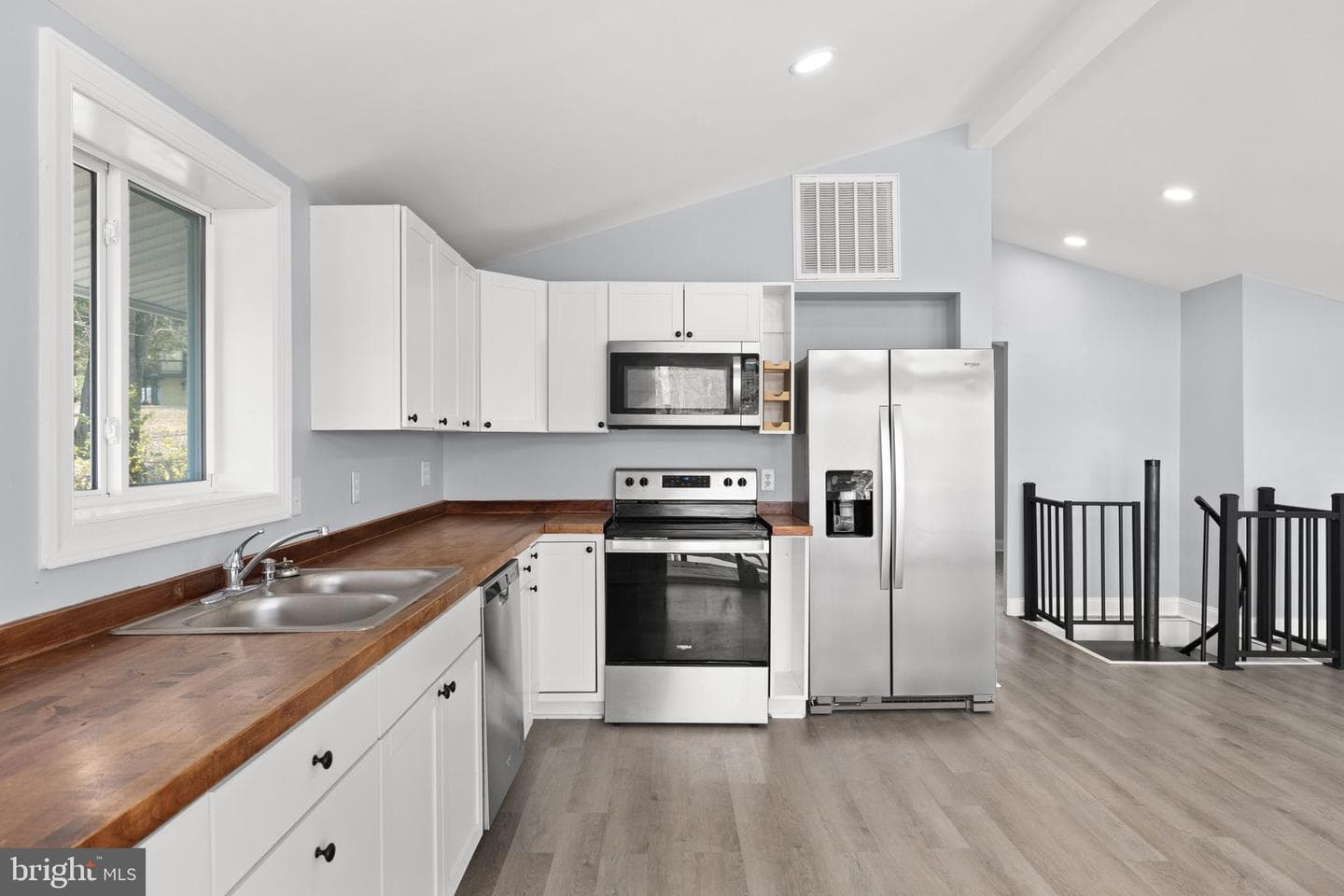 1262 S Lakeshore Drive photo 10