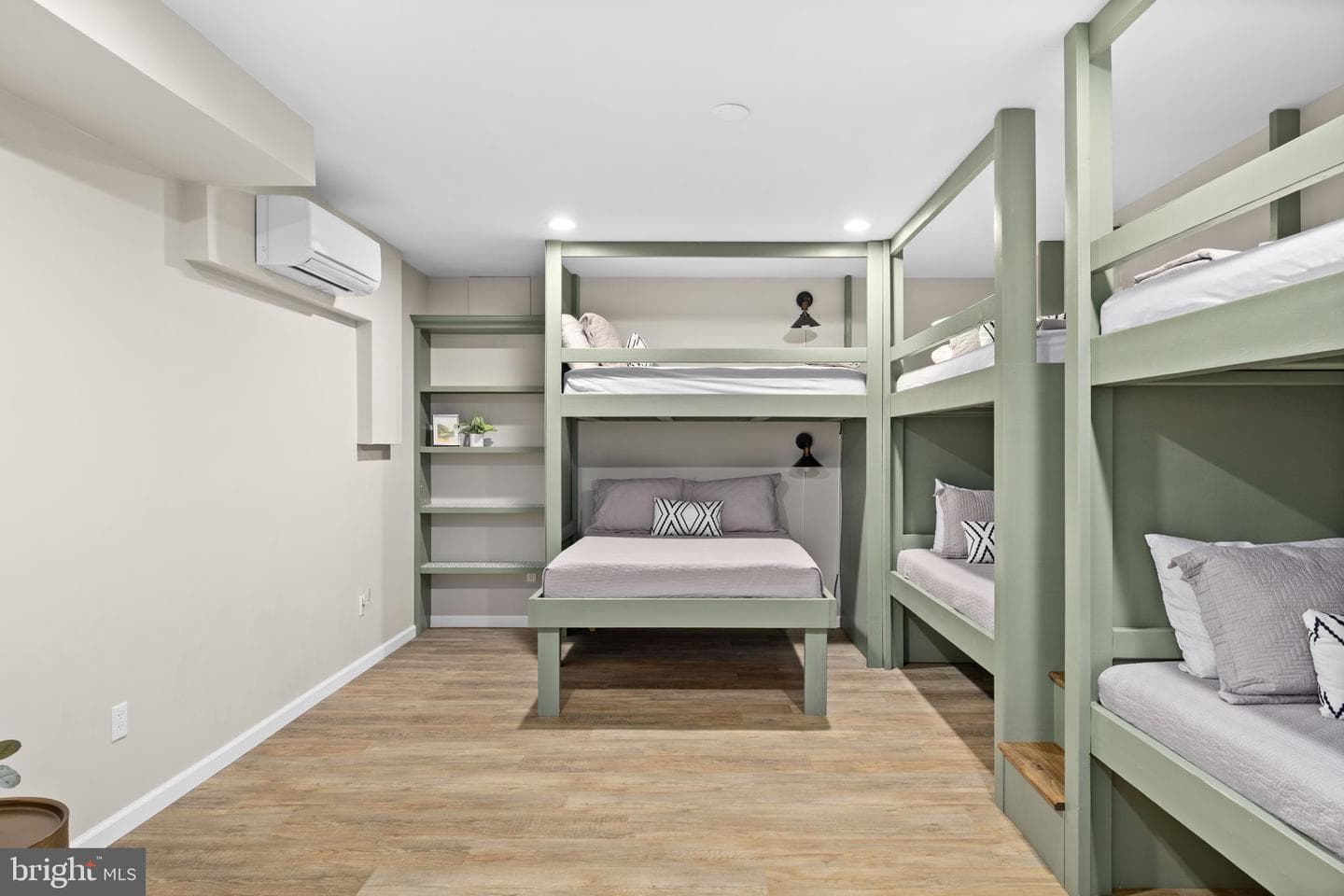 14 Oak Road photo 51