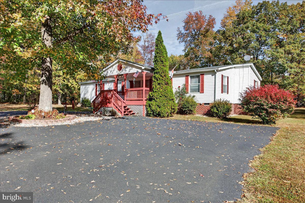 220 Chalklevel Road photo 2