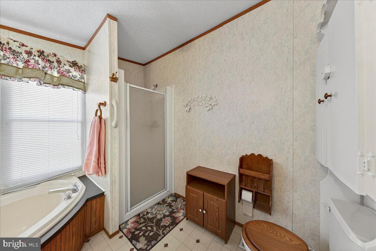 220 Chalklevel Road photo 32