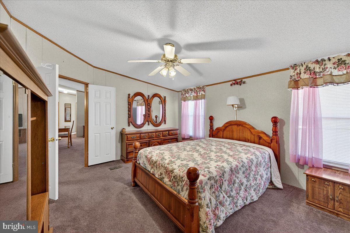 220 Chalklevel Road photo 34