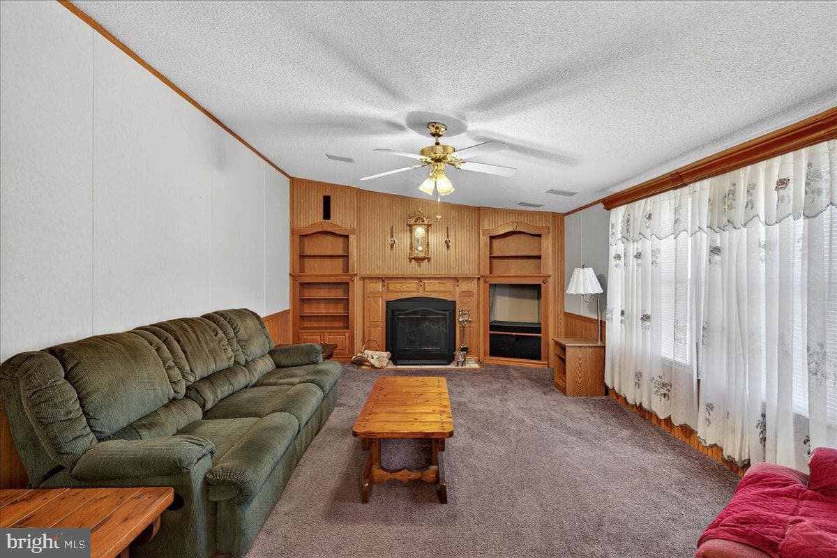 220 Chalklevel Road photo 37