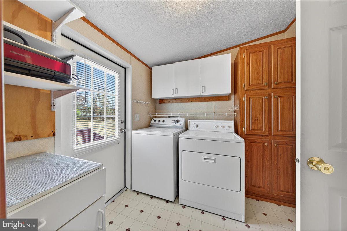 220 Chalklevel Road photo 47