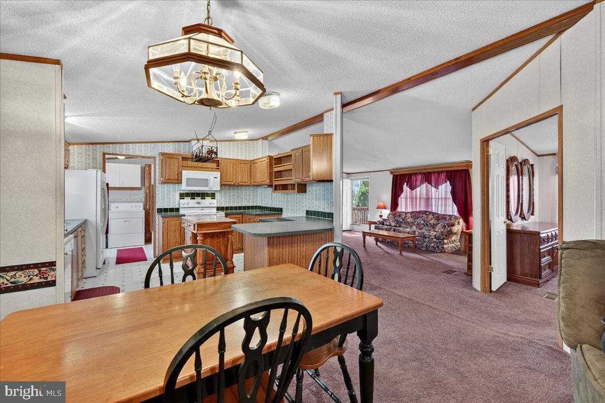 220 Chalklevel Road photo 59