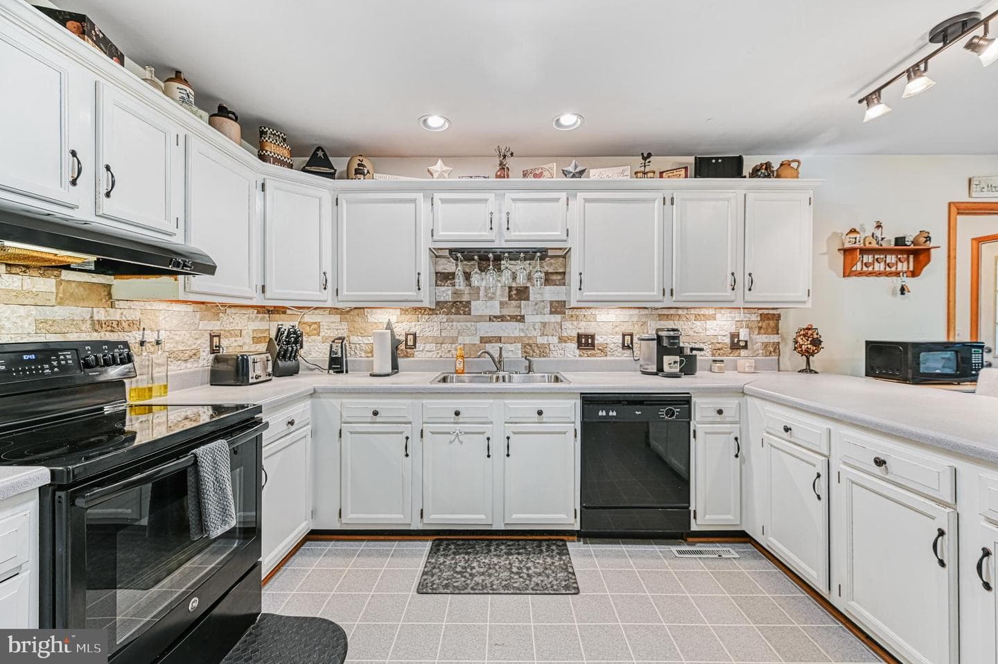1270 Kennon Road photo 20