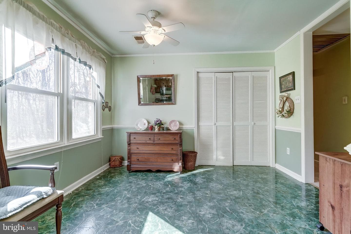 209 Walnut Woods Drive photo 13