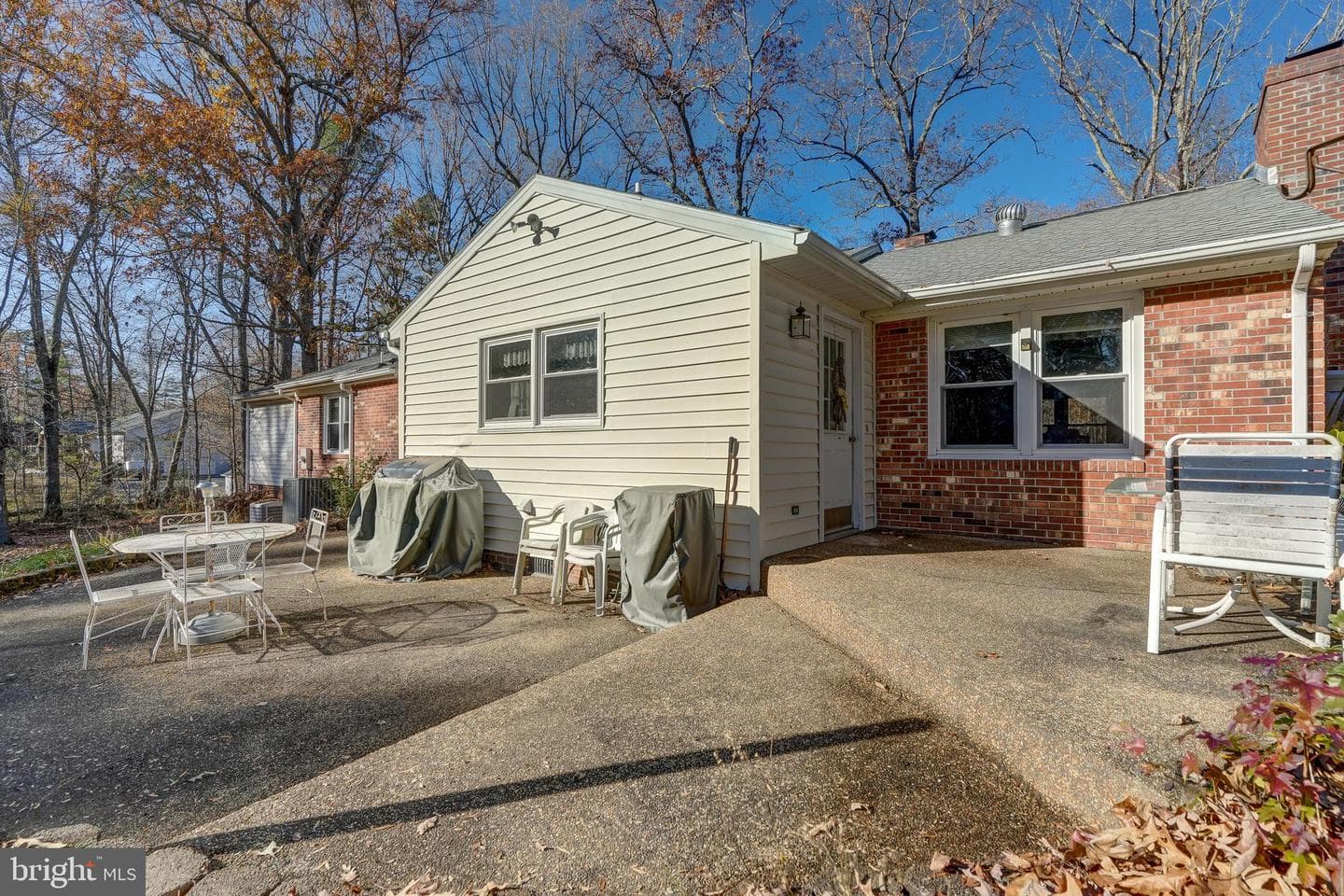 209 Walnut Woods Drive photo 37
