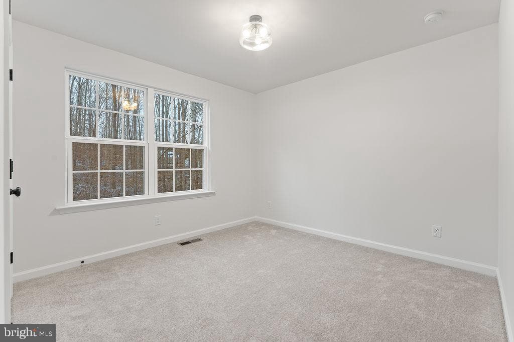 145 Everett Lane photo 23