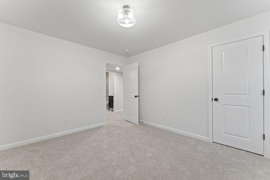 145 Everett Lane photo 33