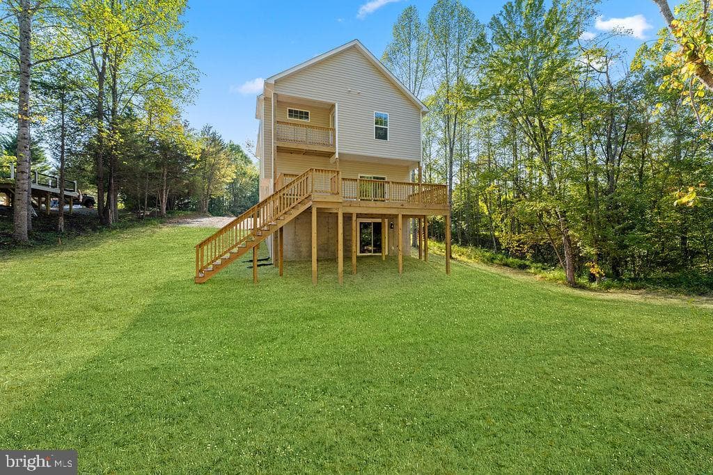 546 Paddock Lane photo 2