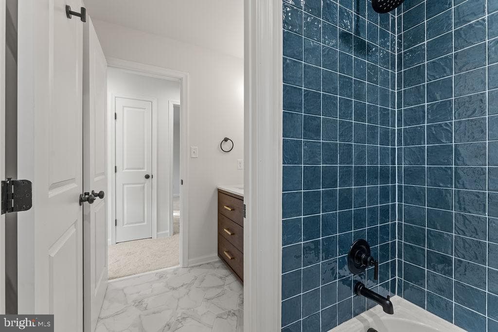 546 Paddock Lane photo 30
