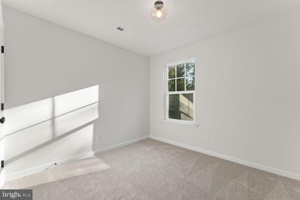 546 Paddock Lane photo 32
