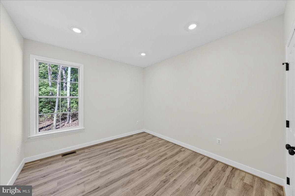 172 Covenant Way photo 32