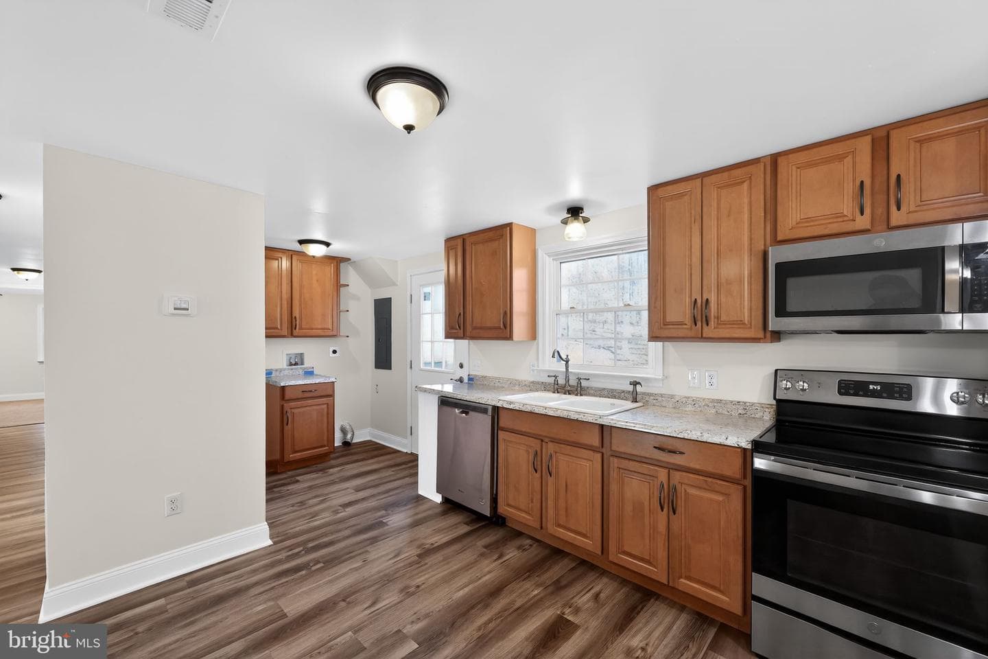 311 Holly Grove Court photo 8