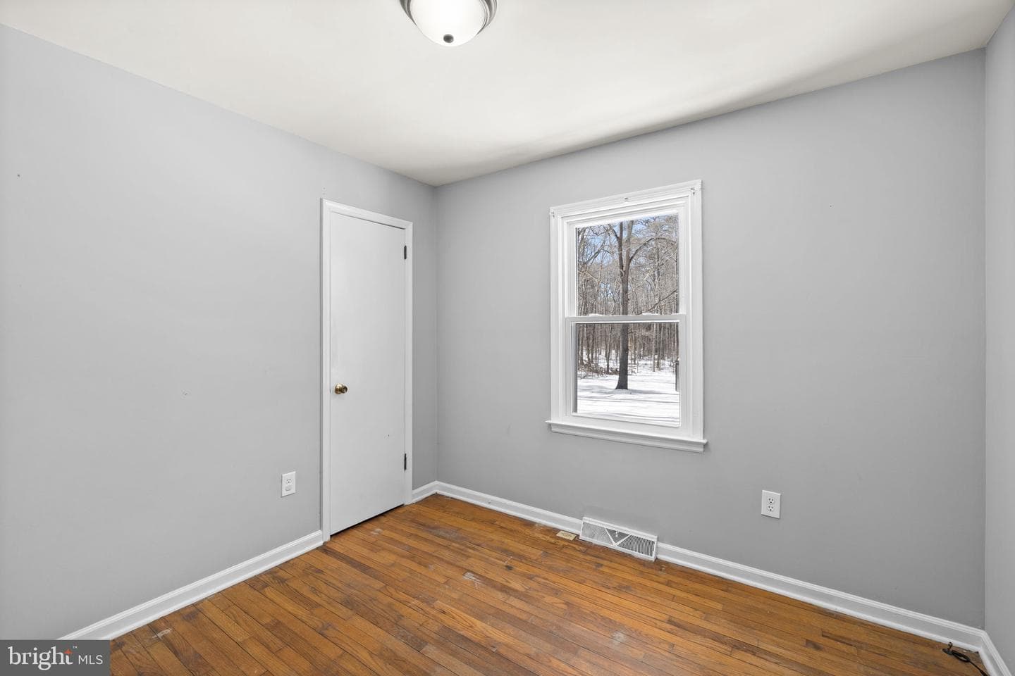 727 Chalklevel Road photo 10
