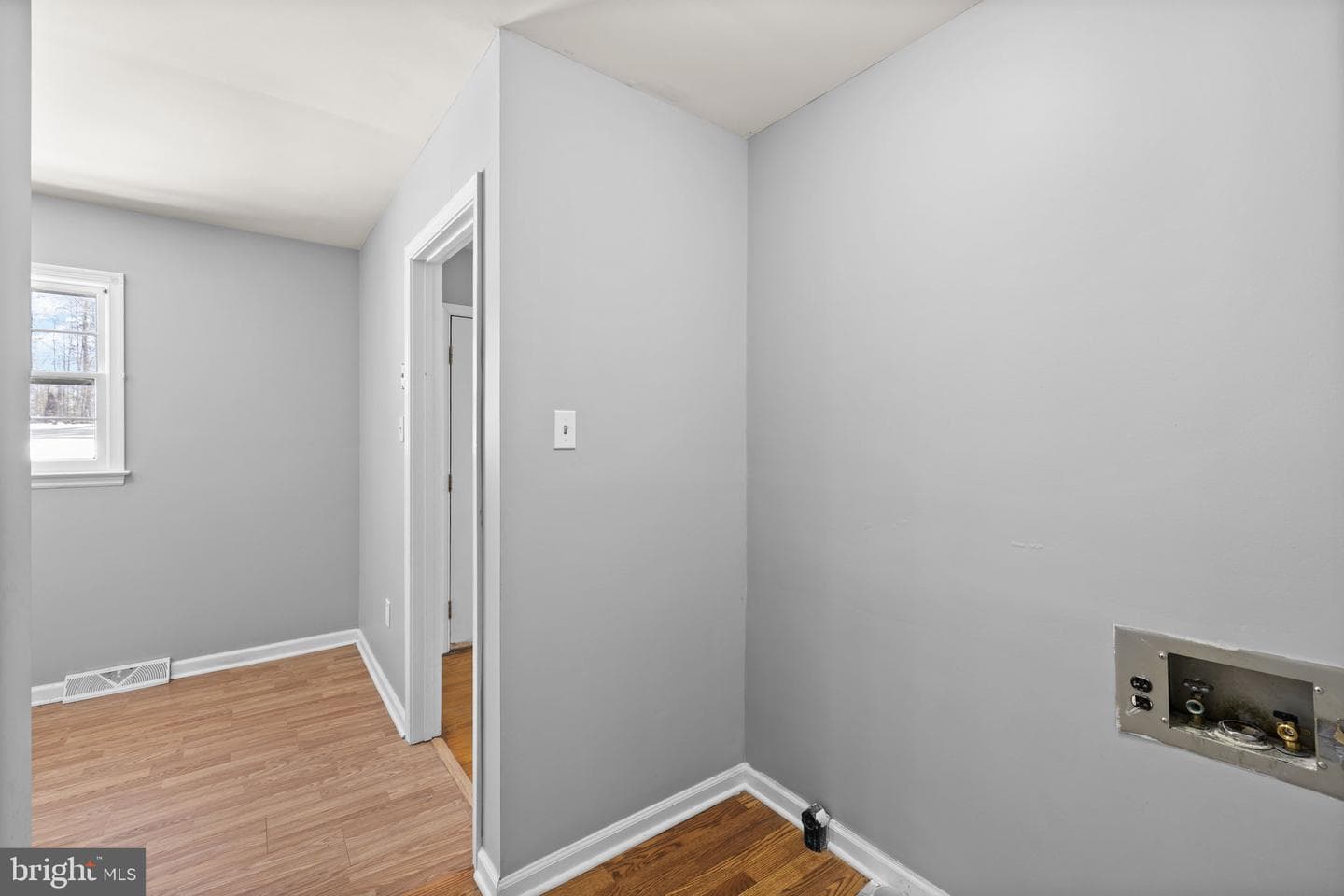 727 Chalklevel Road photo 13
