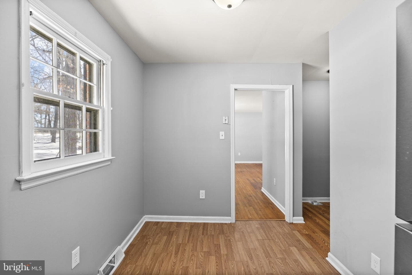 727 Chalklevel Road photo 20