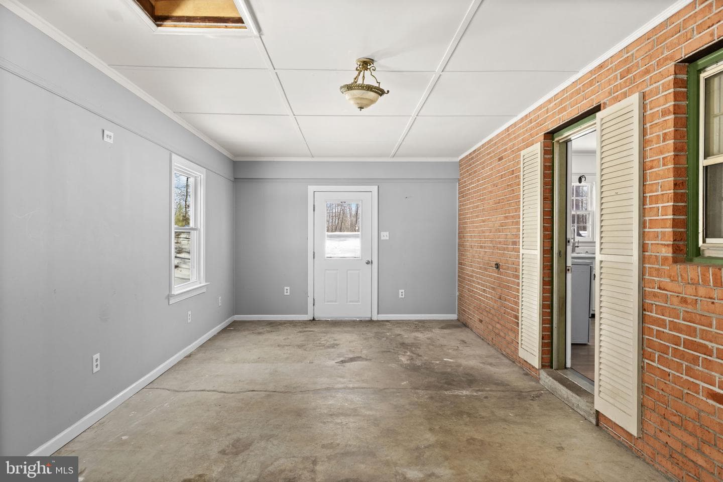 727 Chalklevel Road photo 25