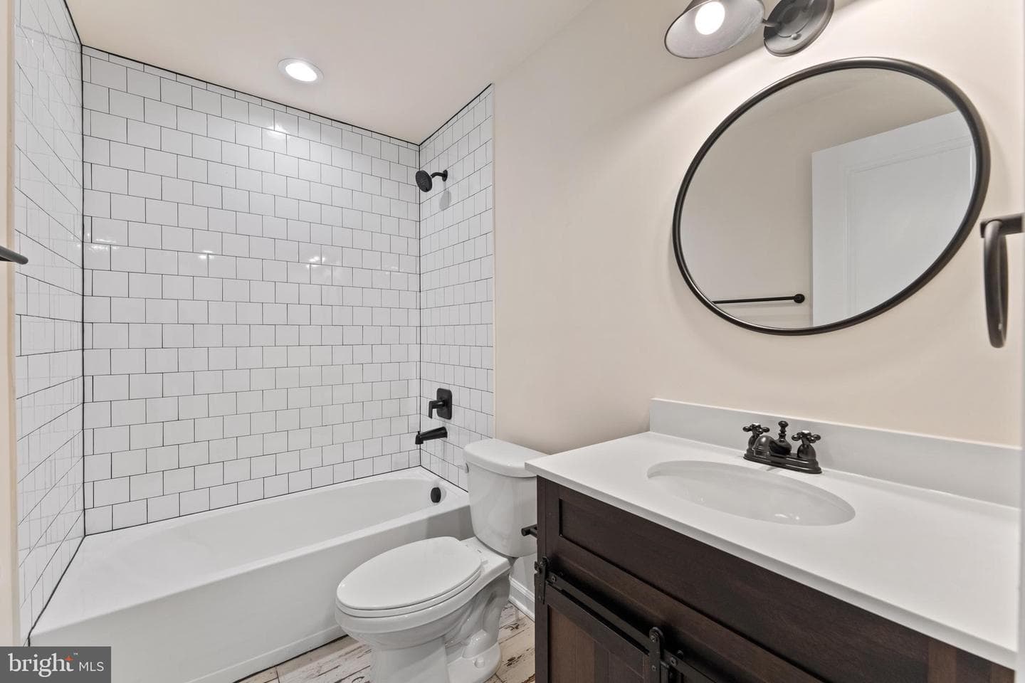 8 Shady Oaks Lane photo 3