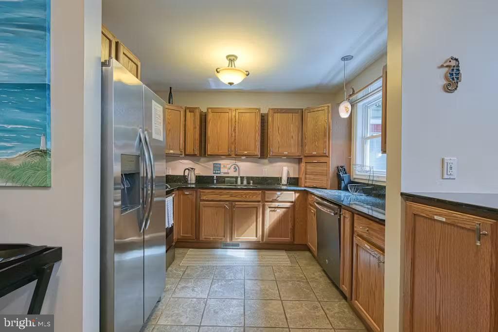 68 Emma Jane Lane photo 11