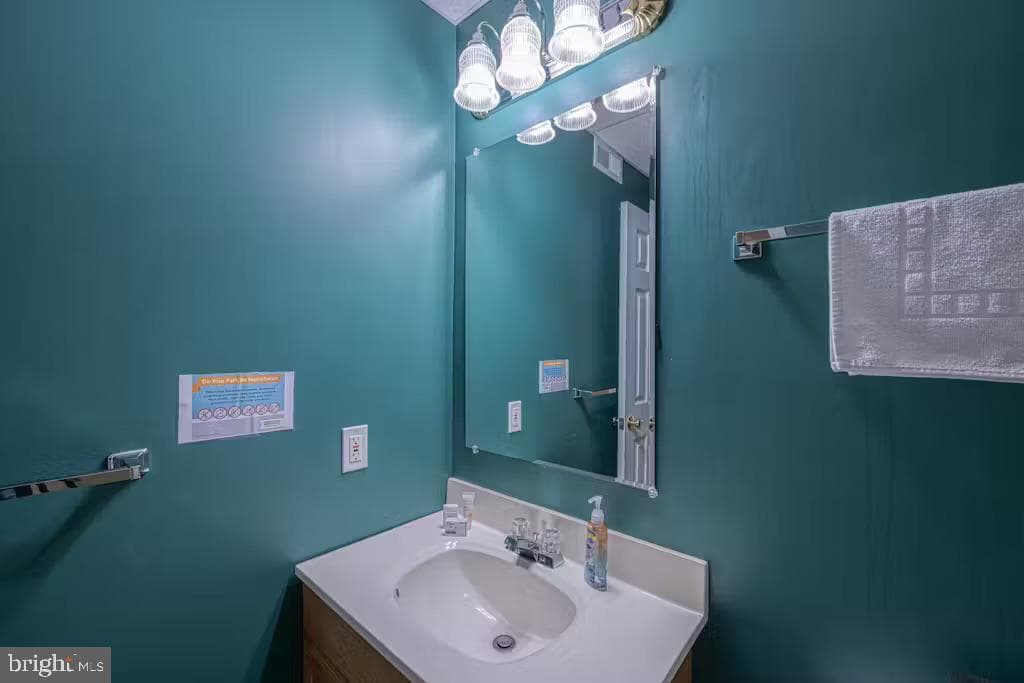 68 Emma Jane Lane photo 26