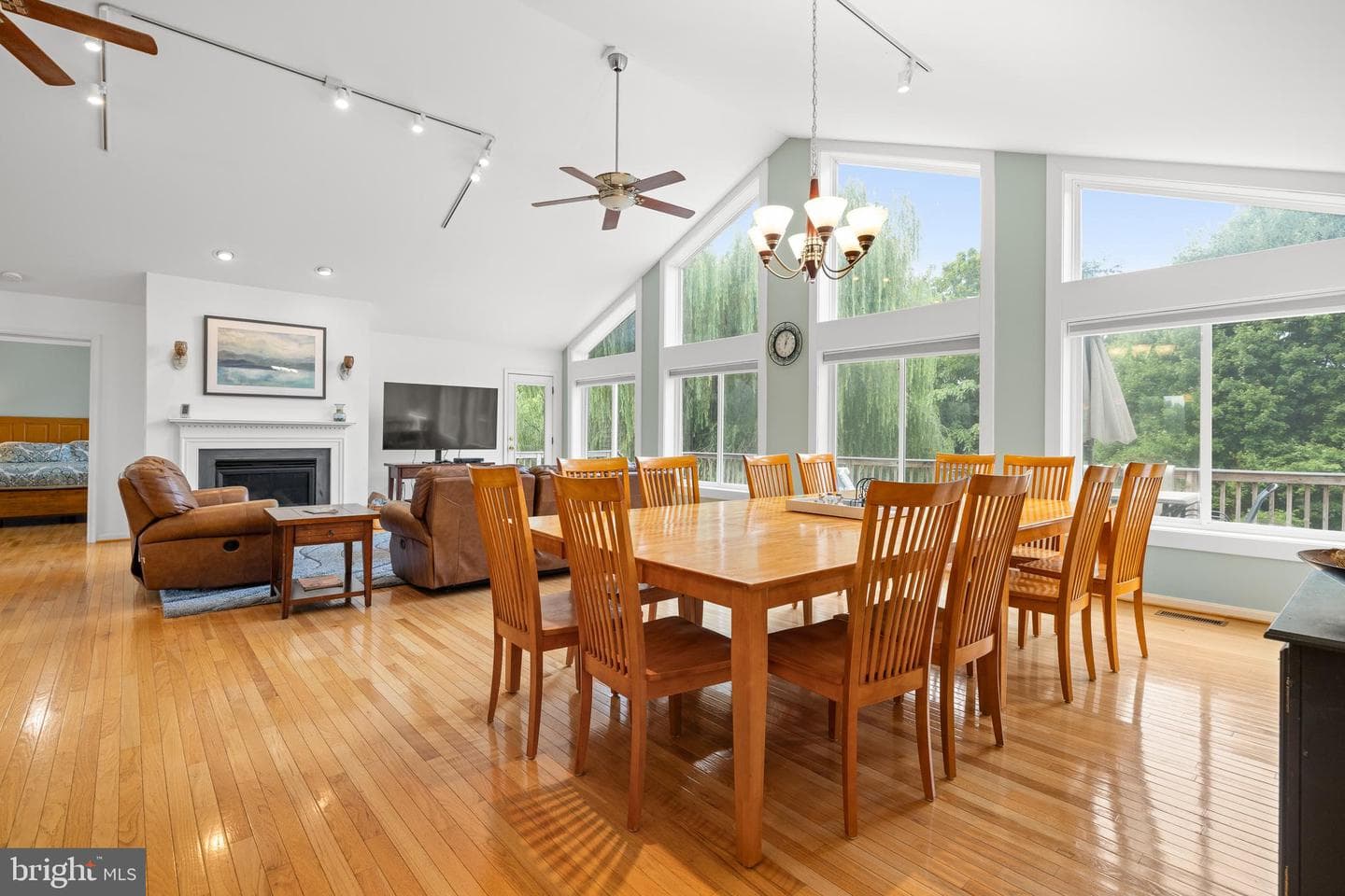 125 Lake Ct. photo 17