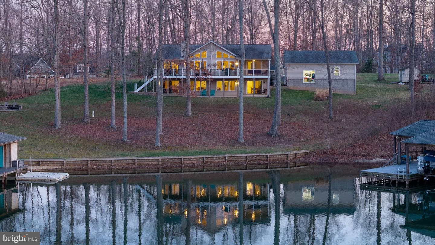 2045 Lake Forest Drive photo 107