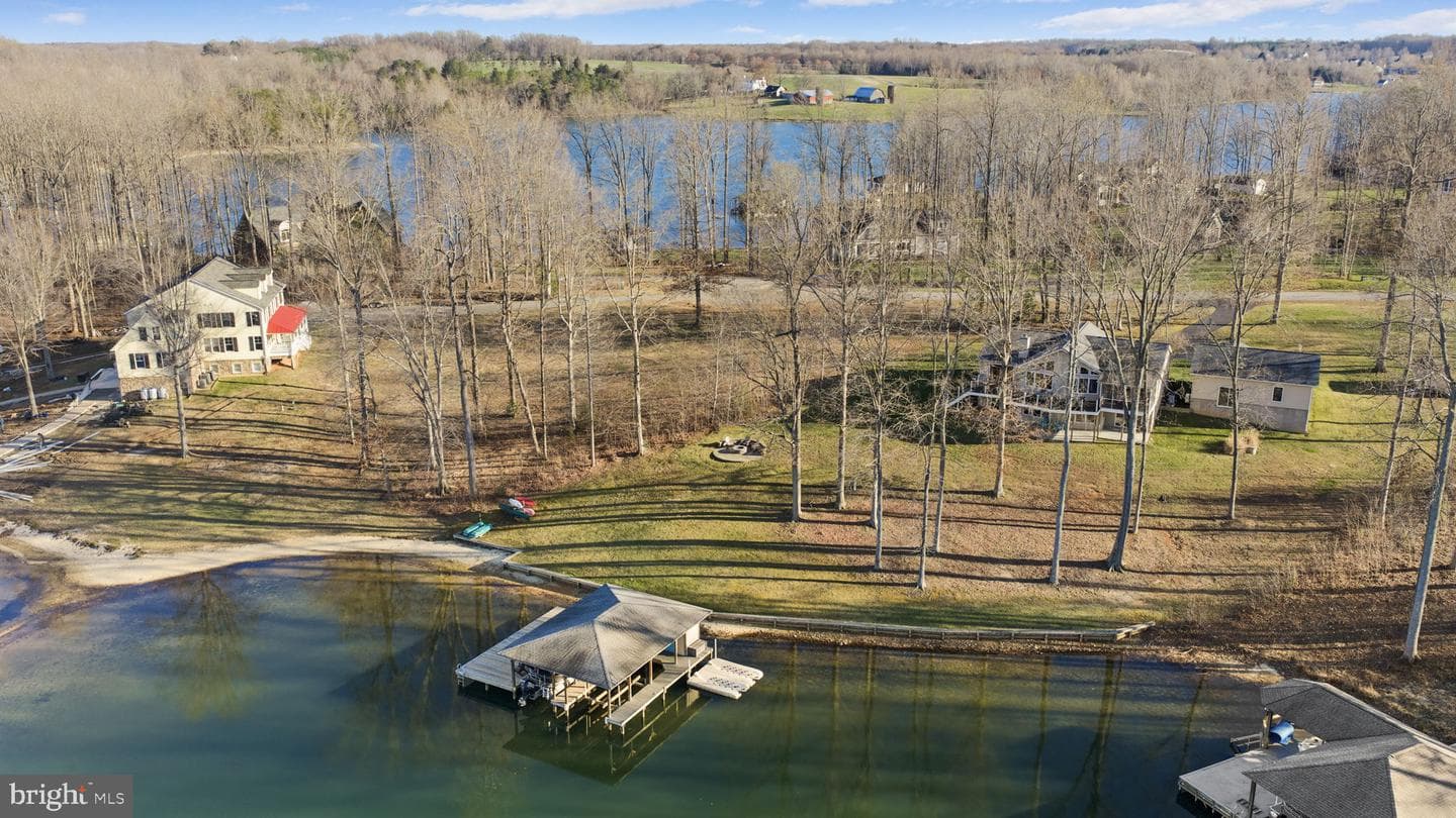 2045 Lake Forest Drive photo 16