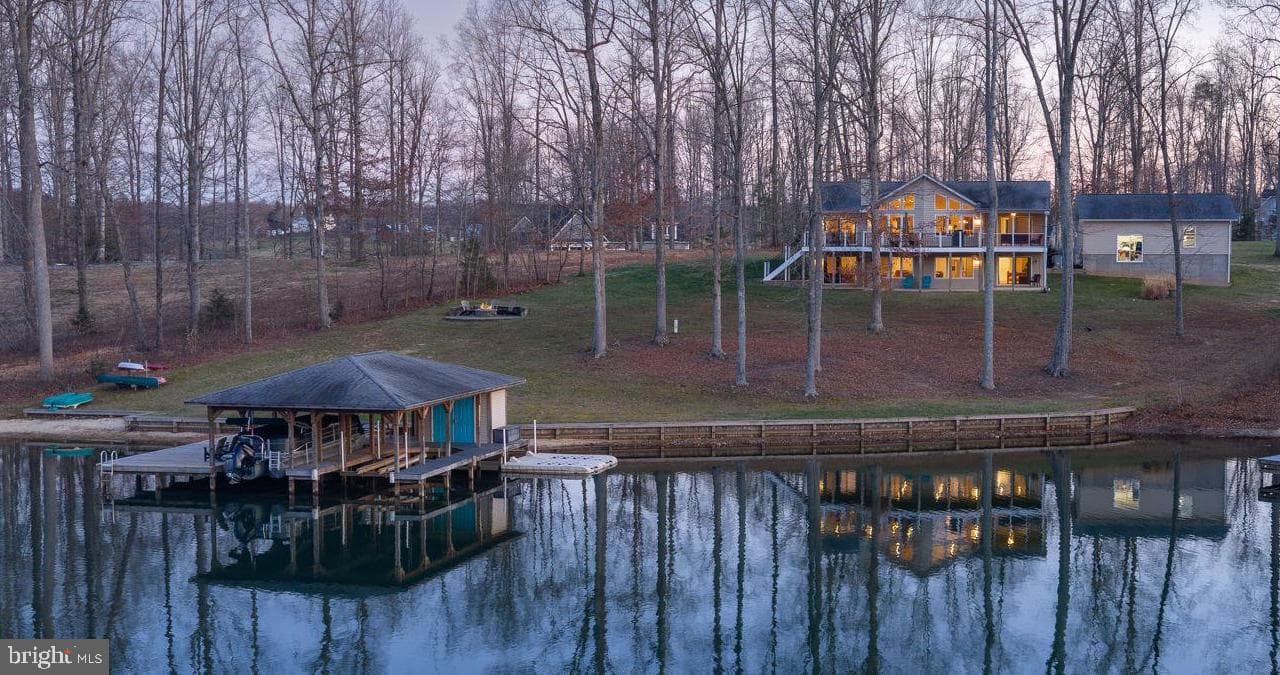 2045 Lake Forest Drive photo 2