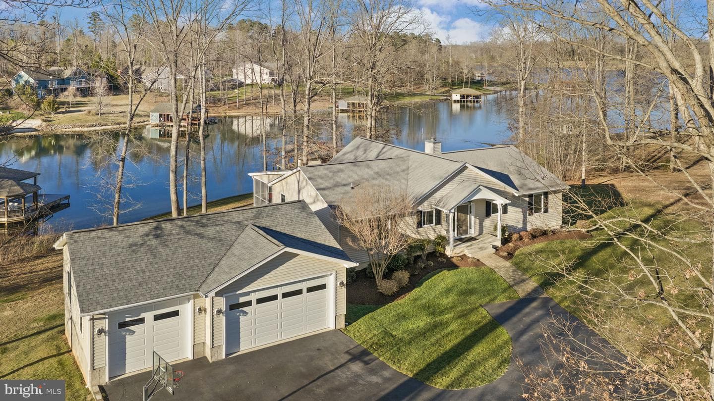 2045 Lake Forest Drive photo 23
