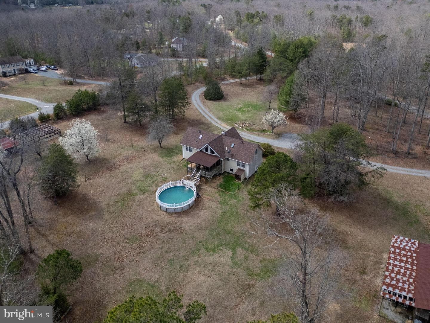 586 Jacoby Road photo 2