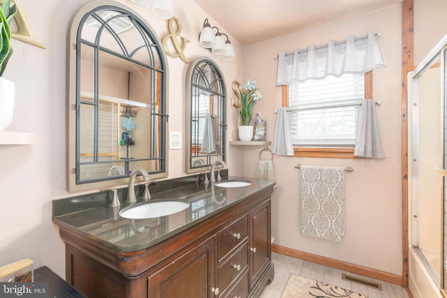 586 Jacoby Road photo 9