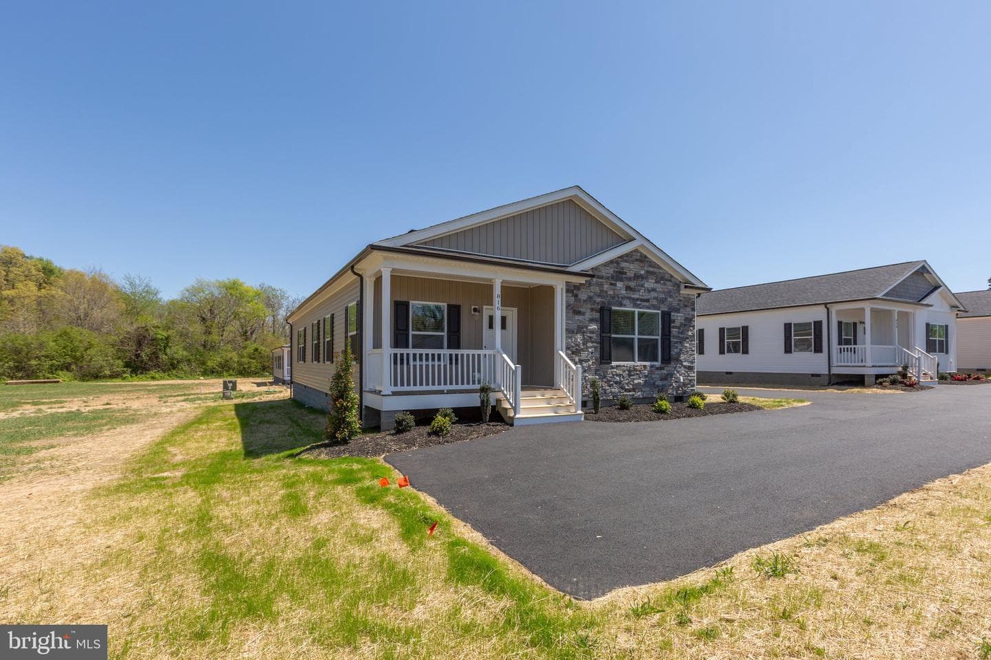 816 Mineral Avenue photo 3