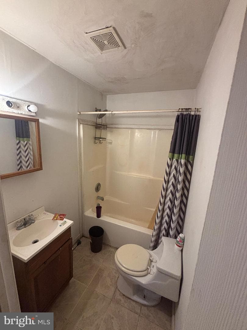 225 Foxbrook Court photo 6