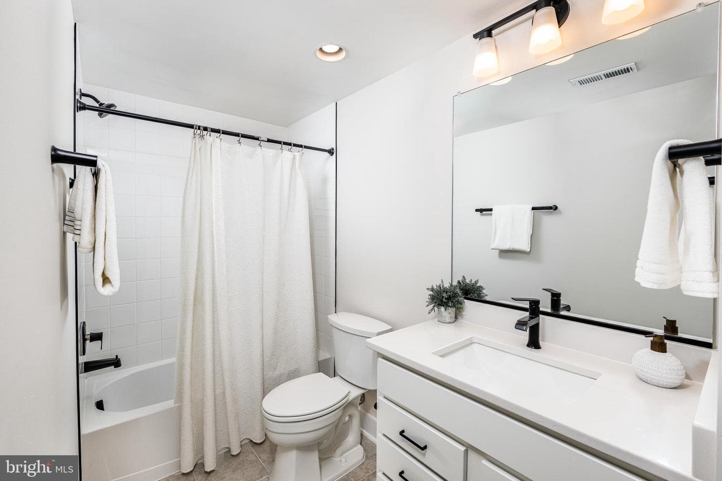300 Compass Cove photo 40